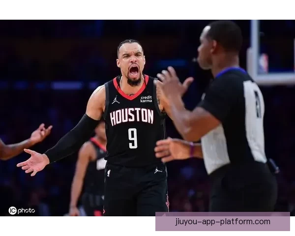 基德因不满判罚与裁判争执被驱逐出场 本赛季第二次遭罚下