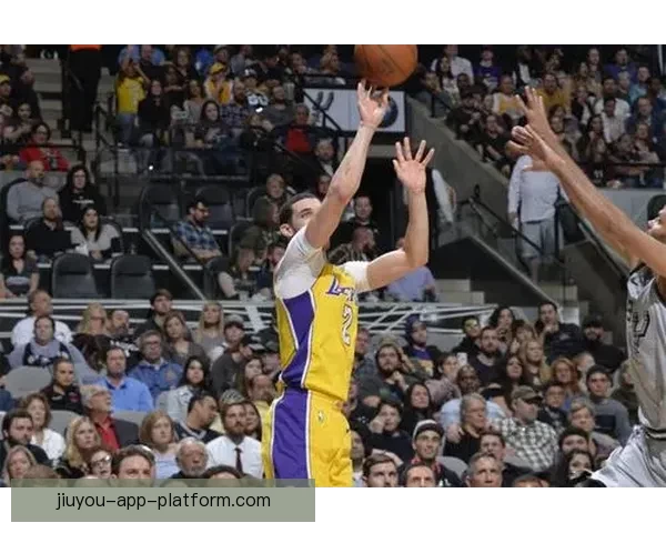 乔治单场砍下39分创生涯新高刷新NBA最老纪录