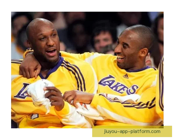 科比为奥多姆奋力守护亲历昏迷时刻亲赴拉斯维加斯陪伴康复